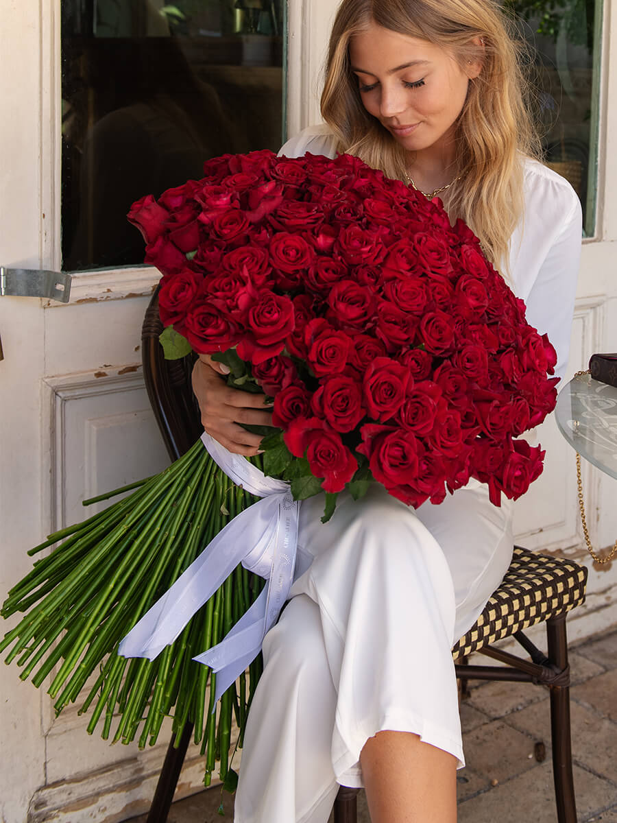 זר ורדים אדום ענק