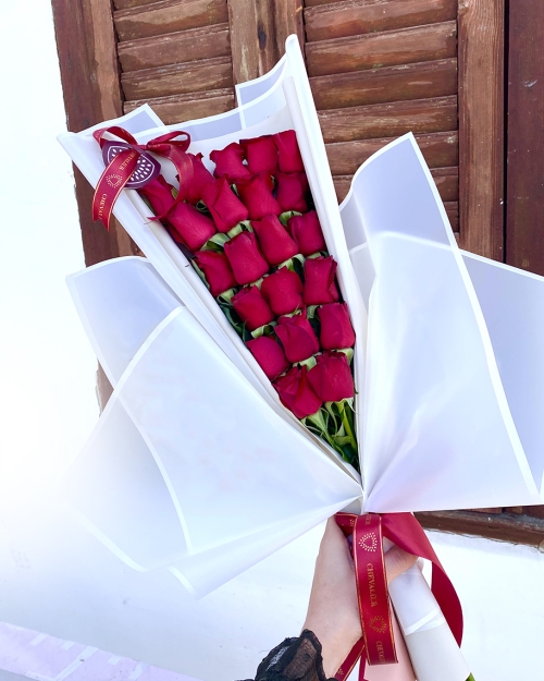 זר ורדים מדורג לבלי רד