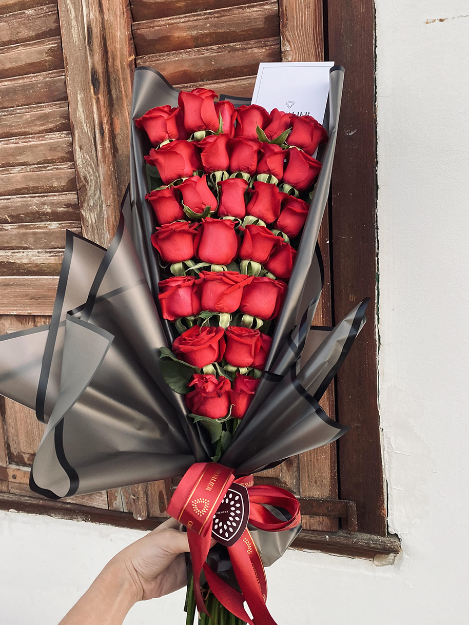 זר ורדים מדורג לבלי רד – תמונה 3