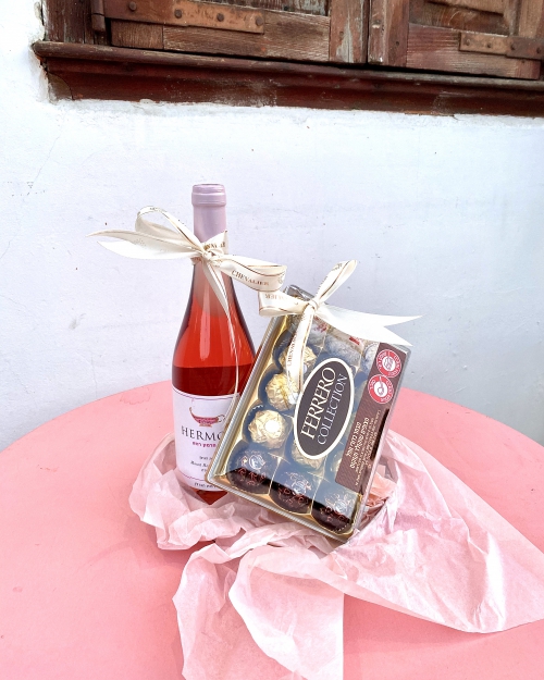 מארז יין ושוקולד Ferrero Collection